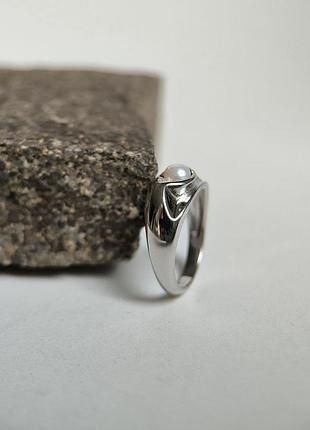 Серебряная кольца lover с жемчужиной в минималистичном дизайне (2184140)