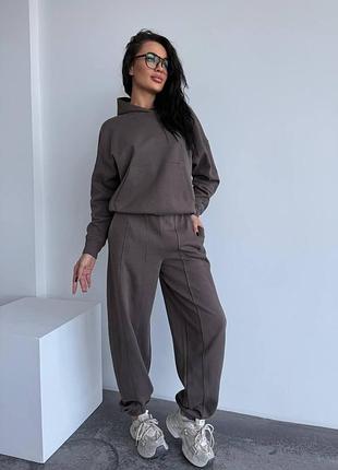 Спортивний костюм з лакости з капюшоном табачний l