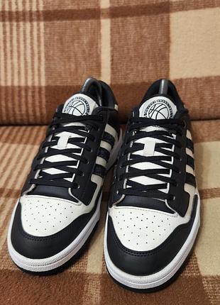 Женские кроссовки adidas 2