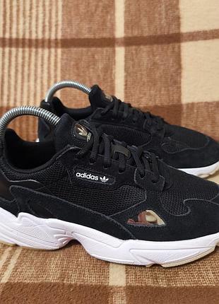 Жіночі кросівки adidas