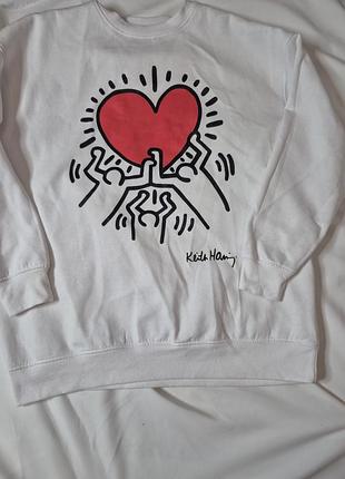 Белый свитшот оверсайз с поп-арт принтом работы keith haring