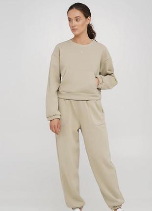 Спортивний костюм puma loungewear suit на флісі  у бежевому кольорі оверсайз
