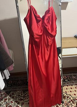 Сукня атласна червона