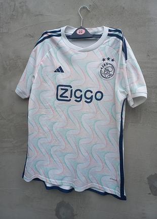 Футбольная футболка ajax amsterdam 2023/24 от бренда adidas.
