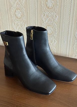 Нові ботильйони franco sarto luella ankle boot 36 розмір чорного кольору