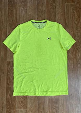Спортивна футболка under armour розмір м-l