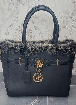 Вместительная женская сумка тоут с мехом (стиль michael kors) / зимняя сумка