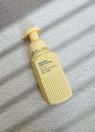 Мило пінка pistachio milk & honey bath and body works