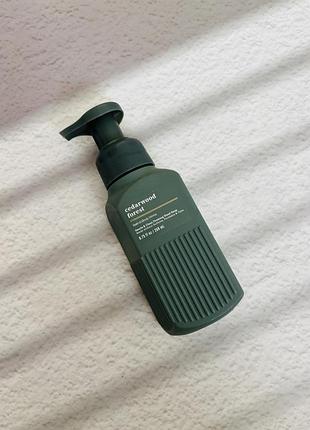 Мило пінка cedarwood forest bath and body works