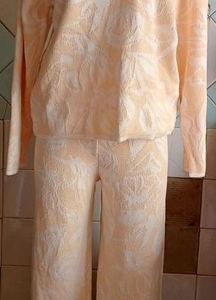 Костюм женский