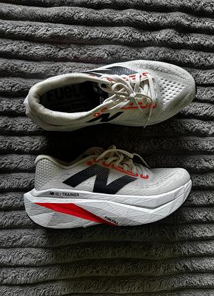 Кросівки чоловічі new balance бігові сірі з червоним