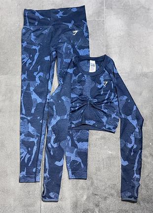 Комплект gymshark adapt camo seamless женский: леггинсы (лосины) + рашгард с вырезом на спине, камуфляжный синий. спортивный костюм.s - m