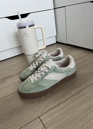 Reserved 38 р. кросівки у стилі adidas