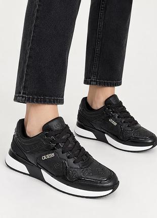 Кросівки жіночі guess чорні з фірмовим принтом