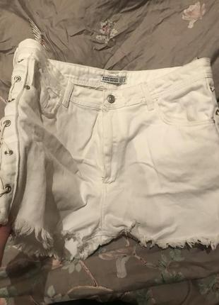 Шорти zara білі із зав'язками