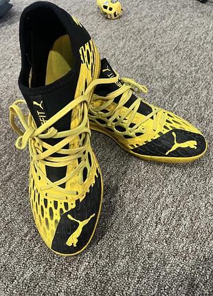 Футзалки чоловічі puma future 5.3 netfit tt жовто-чорні 46 розмір