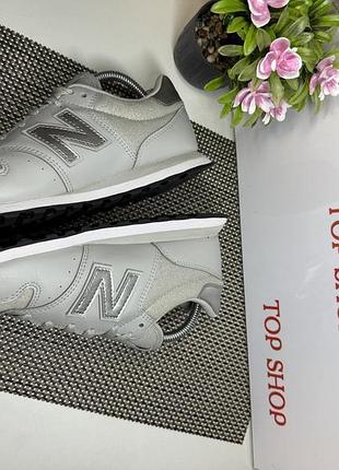 Оригінальні кросівки new balance 4