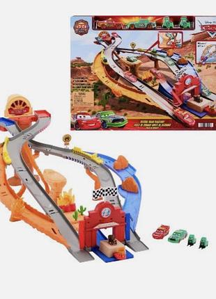 Трек disney pixar cars блискавка макквін з машинками