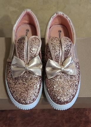 Блискучі сліпони з вушками та бантом ideal shoes, р. 38 (устілка 24 см).