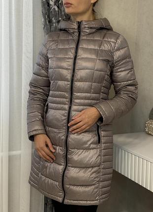 Жіноче пальто-пуховик calvin klein сіро-таупового відтінку, розмір m