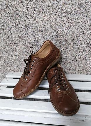 Туфлі hush puppies