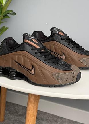 Nike shox r4 black brown