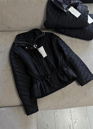 М розмір zara чорна кутка, стьобана куртка, приталена куртка, брендова куртка, зара курточка, стильна модна куртка, осіння куртка