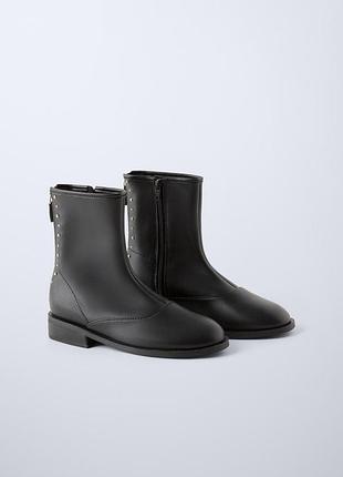 Чорні класичні черевики zara