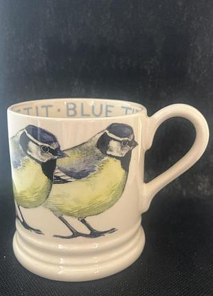 Керамічна кружка бренду emma bridgewater із серії «blue tit» (блакитна синиця), прикрашена ручним розписом із зображенням пташок
