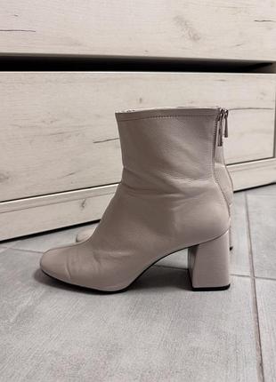 Черевики zara в гарному стані