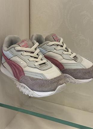 Кросівки для дівчинки puma біло-рожеві