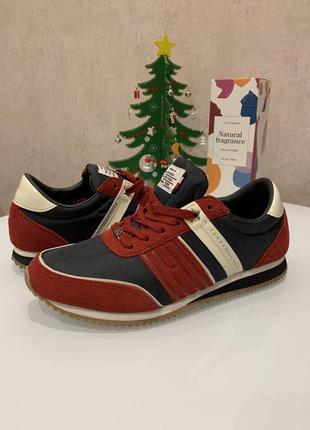 Стильнячие кросівки tommy hilfiger, розмір 37-37,5 (24 см)