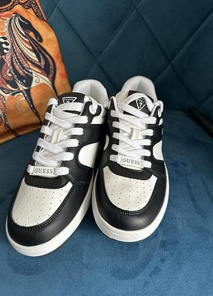 Кеди жіночі guess чорно-білі, розмір 40, шкіра