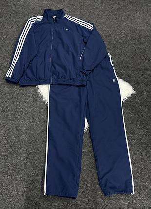 Темно-синій чоловічий спортивний костюм adidas sportswear basic 3-stripes woven