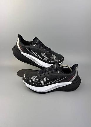 Кроссовки under armour hovr velociti distance "black / white / metallic silver"