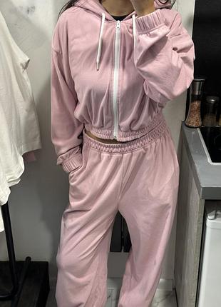 Жіночий спортивний костюм staff