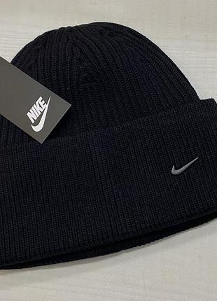 Шапка nike чорна