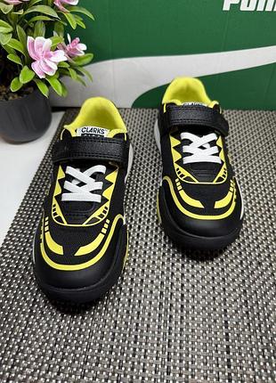 Оригинальные кроссовки на липучке clarks 9