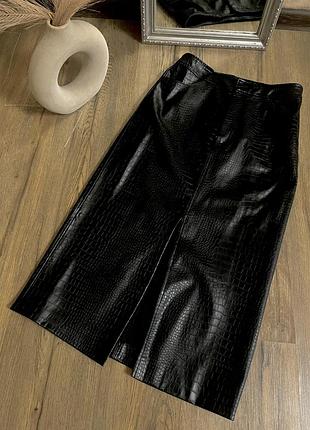 Трендова спідниця зі штучної шкіри reserved як zara