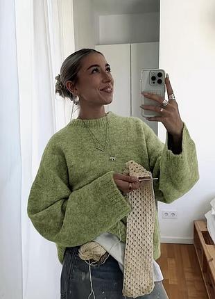 Светр жіночий оливковий оверсайз