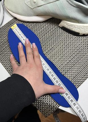 Оригінальні кросівки adidas 8