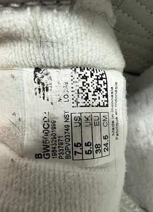 Оригінальні кросівки new balance 7