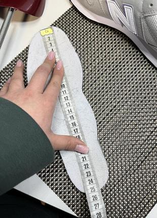 Оригінальні кросівки new balance 8