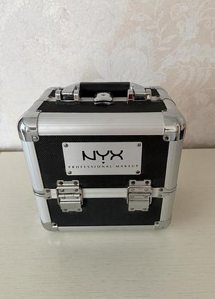 Кейс визажиста nyx beginner makeup artist train case