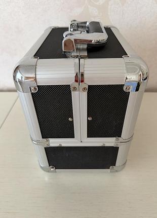 Кейс визажиста nyx beginner makeup artist train case 3