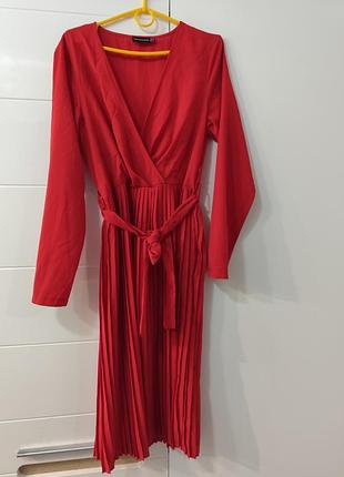 Платье, платье prettylittlething