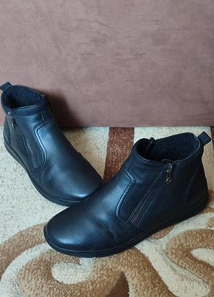 Черевики rieker ankle boots. 40 розмір, чорного кольору, з натуральної шкіри, утепленні