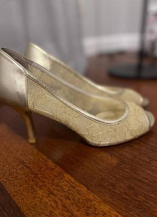 Босоніжки туфлі stuart weitzman