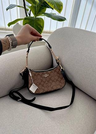 Coach teri shoulder bag in signature canvas beige/black 24 х 14 х 6,5