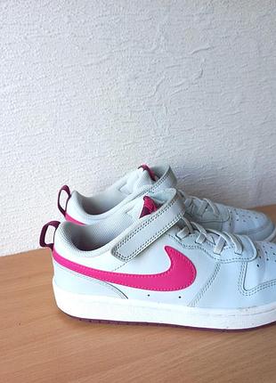 Кожаные кроссовки nike 35 р. стелька 22.6 см.